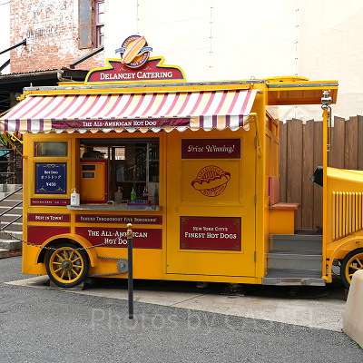 デランシー・ケータリングはホットドッグ専門店
