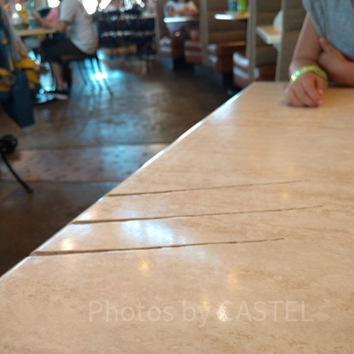 ディスカバリーレストランのテーブル