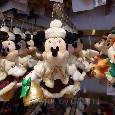 ディズニークリスマスグッズ2022：ぬいぐるみバッジ（ミニー）