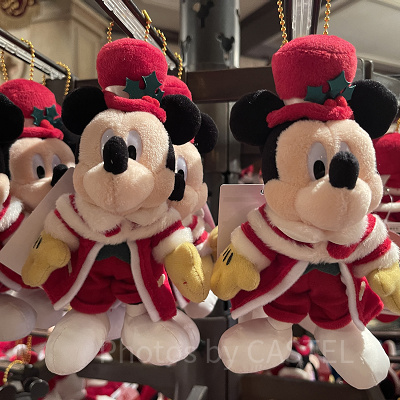 ディズニークリスマスグッズ2023：ぬいぐるみバッジ 2023年11月07日(火)発売
