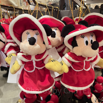 ディズニークリスマスグッズ2023：ぬいぐるみバッジ 2023年11月07日(火)発売