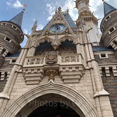 シンデレラ城にあるディズニー家の紋章