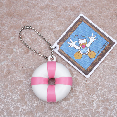 ディズニーガチャガチャのミニフードチャーム③：うきわまん