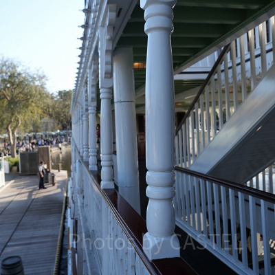 カリフォルニアアナハイムディズニーのアトラクション：蒸気船マークトウェイン号