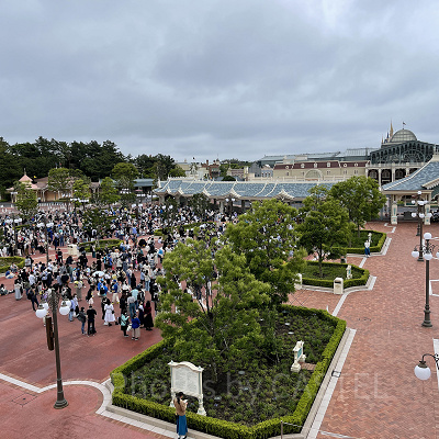 ディズニーランドのエントランスの様子（8時10分ごろ）
