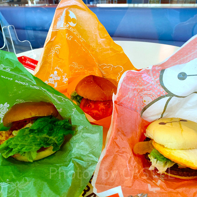 ディズニーランド食べ歩き：トゥモローランド・テラスのバーガー各種