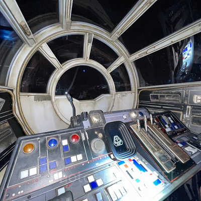 カリフォルニアアナハイムディズニーのアトラクション：ミレニアム・ファルコン・スマグラーズ・ラン