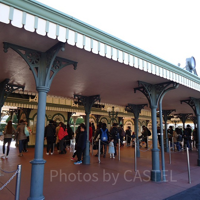 ディズニーランドの自動券売機：場所