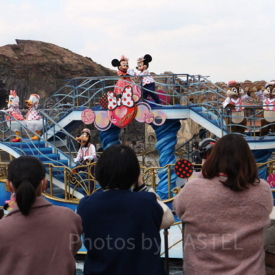 ディズニーシー3月混雑状況レポート：ミニー、ウィー・ラブ・ユー！