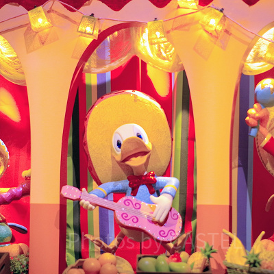 イッツ・ア・スモールワールドのドナルド