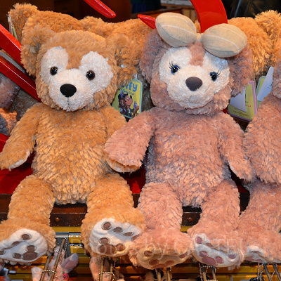 ダッフィーとシェリーメイのぬいぐるみ