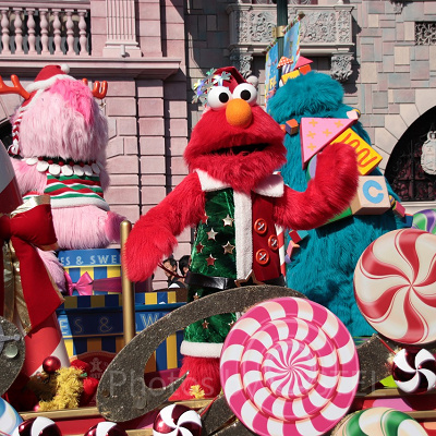 エルモ、クッキーモンスター、モッピー