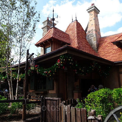 エンチャンテッド・テール・ウィズ・ベル