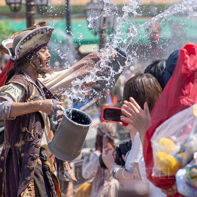 水攻撃を受けて涼しさを楽しもう！