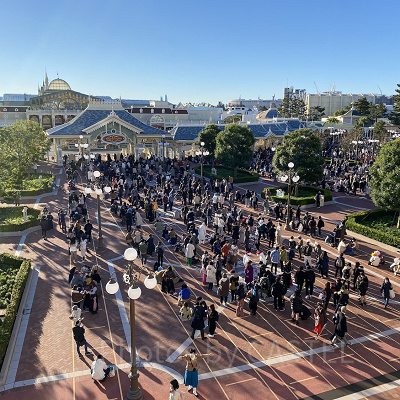 入園前のエントランス