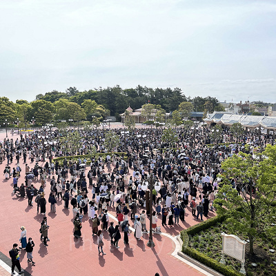 ディズニーランドのエントランスの様子