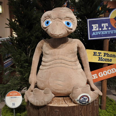 E.T.の特大ぬいぐるみ
