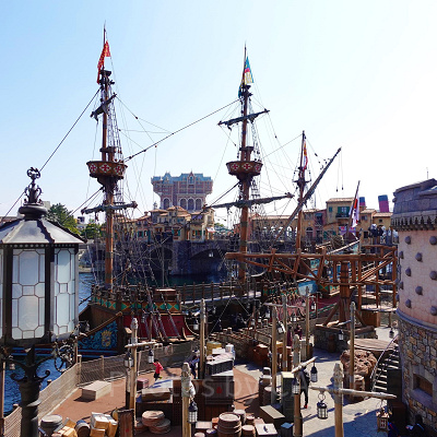 要塞や船の中を探索！