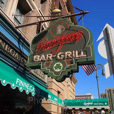 フィネガンズ・バー&グリル