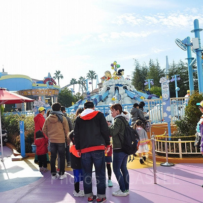 USJのフライングスヌーピー入口