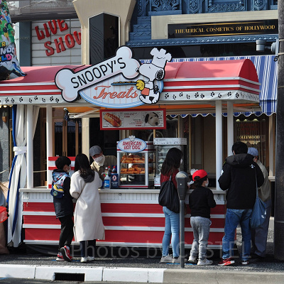 ユニバーサルモンスターロックンロールショー前のフードカート