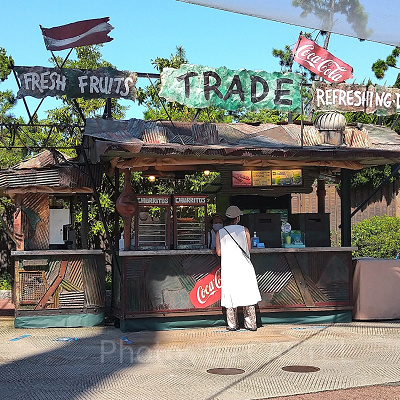 ウォーターワールド前のフードカート