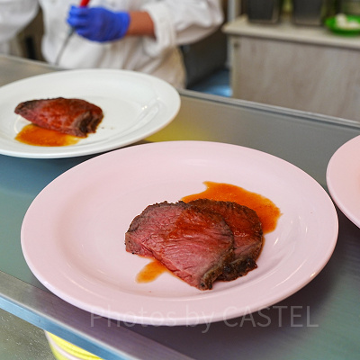 切りたてのローストビーフ