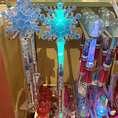 アナ雪の光るステッキ（光るおもちゃ）