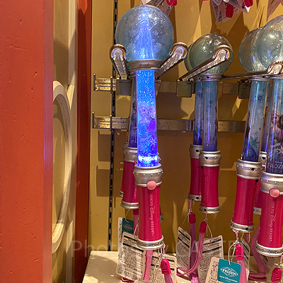 アナ雪の光るステッキ（光るおもちゃ）