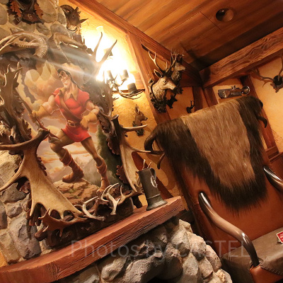 ガストンの肖像画＆椅子