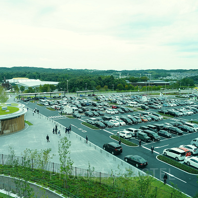 ジブリパークの駐車場
