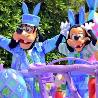 イースターのグーフィーとマックス