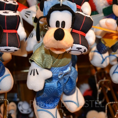 グーフィー正月ぬいぐるみバッジ