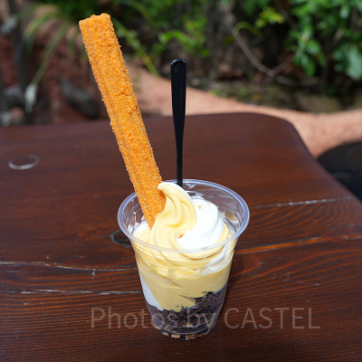 ハロウィーンサンデー(チュロス＆ソフトクリーム)