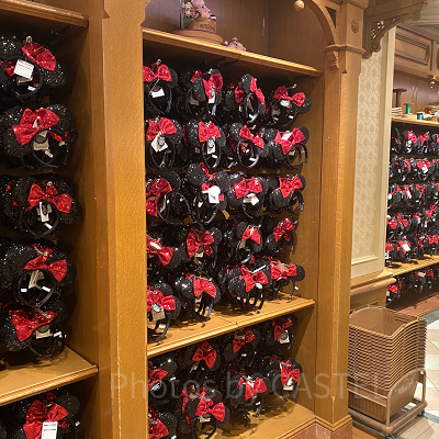 ディズニーリゾートのカチューシャ売り場