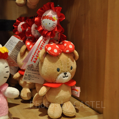 ハローキティ　ぬいぐるみキーチェーン（タイニーチャム)