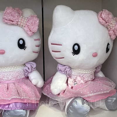 キティのぬいぐるみ