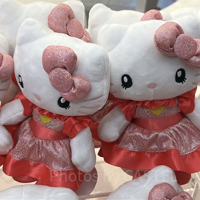 キティのぬいぐるみ（ピンクドレス）