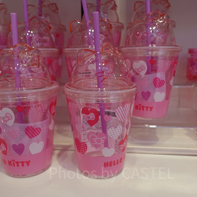 ハローキティのストロー、ふた付きカップ