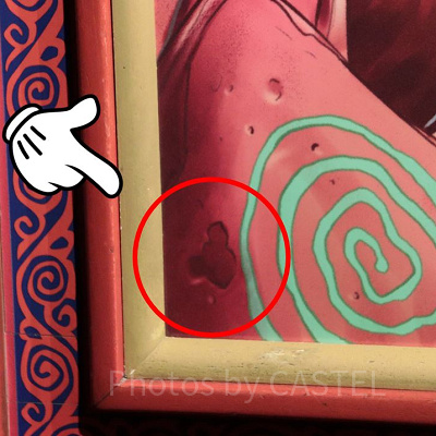 左下に隠れミッキー