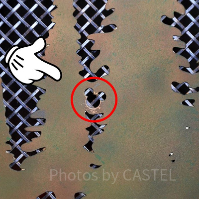 暖炉の模様に隠れミッキー