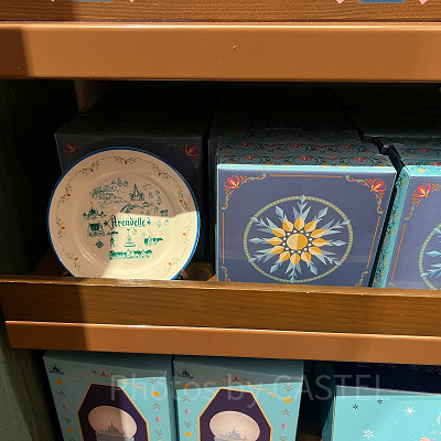 香港ディズニーアナ雪グッズ：アレンデールモチーフ飾り皿