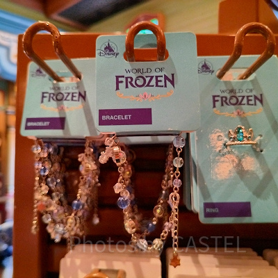 香港ディズニーアナ雪グッズ：ビジューのブレスレット