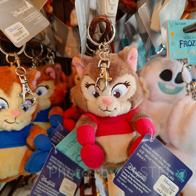 香港ディズニーアナ雪グッズ：猫（赤服）のぬいぐるみキーチェーン