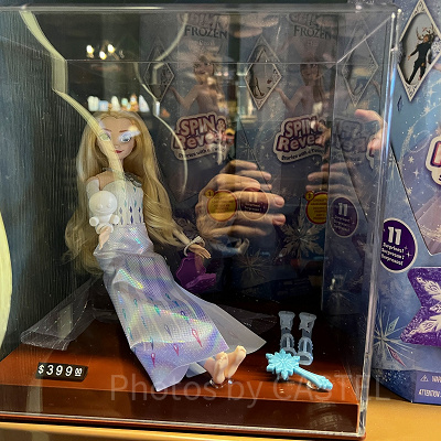香港ディズニーアナ雪グッズ：エルサの着せ替え人形