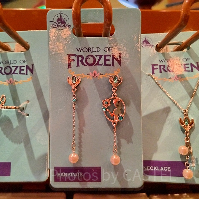 香港ディズニーアナ雪グッズ：エルサモチーフのイヤリング