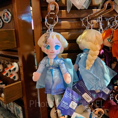 香港ディズニーアナ雪グッズ：エルサのぬいぐるみキーチェーン