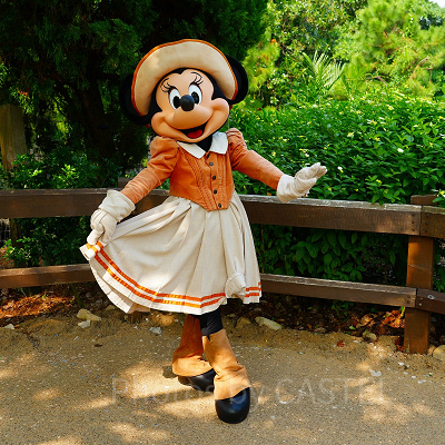 香港ディズニーのグリーティング：グリズリーガルチのミニー