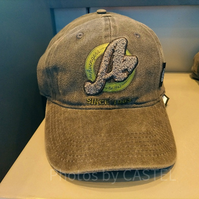 香港ディズニーマーベルグッズ：アベンジャーズのキャップ（深緑）