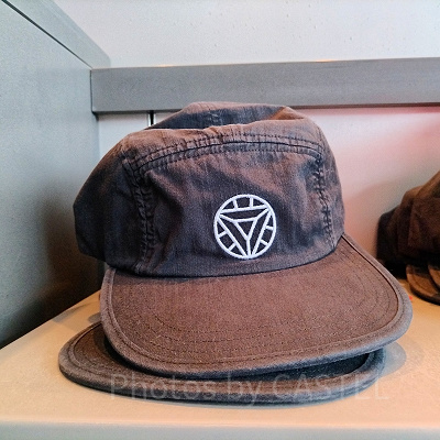 香港ディズニーマーベルグッズ：アイアンマンの5パネルキャップ